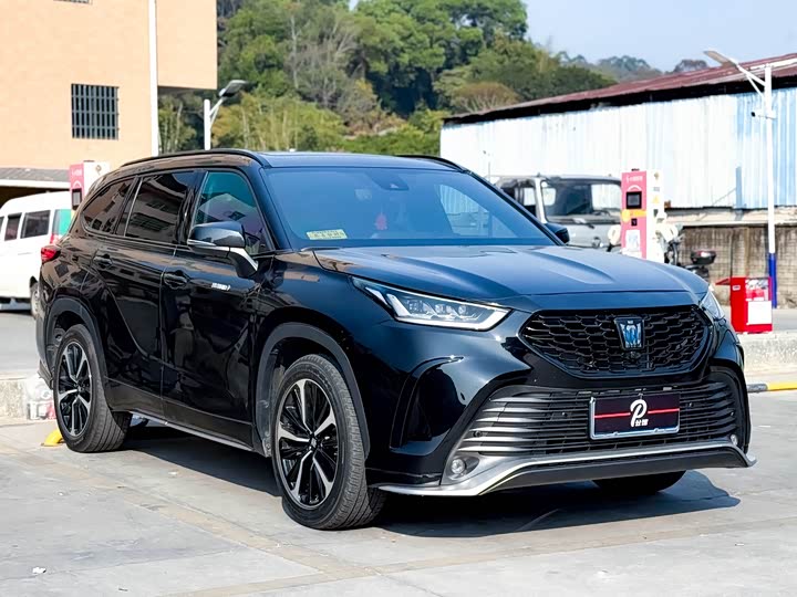 Фото 3 - Toyota Crown Kluger