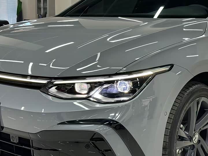 Фото 3 - Volkswagen Golf