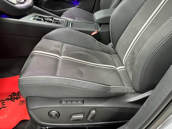 Фото 7 - Volkswagen Golf