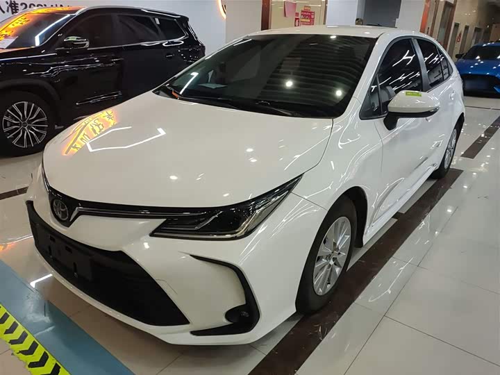 Фото 1 - Toyota Corolla