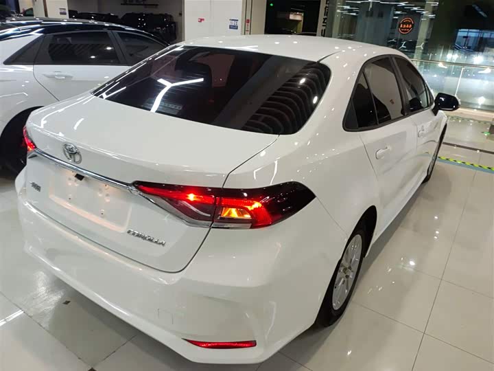 Фото 7 - Toyota Corolla