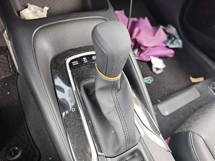 Фото 7 - Toyota Corolla