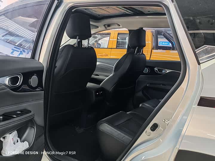 Фото 3 - GAC Aion V