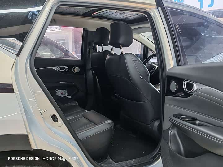 Фото 6 - GAC Aion V