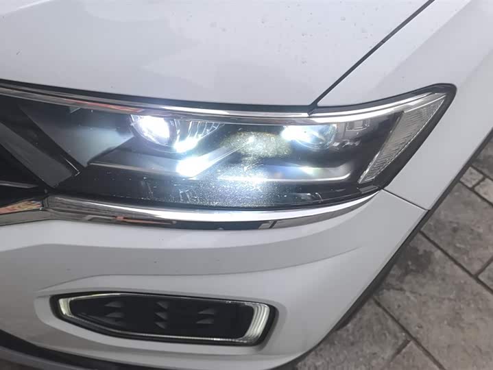 Фото 5 - Volkswagen T-Roc