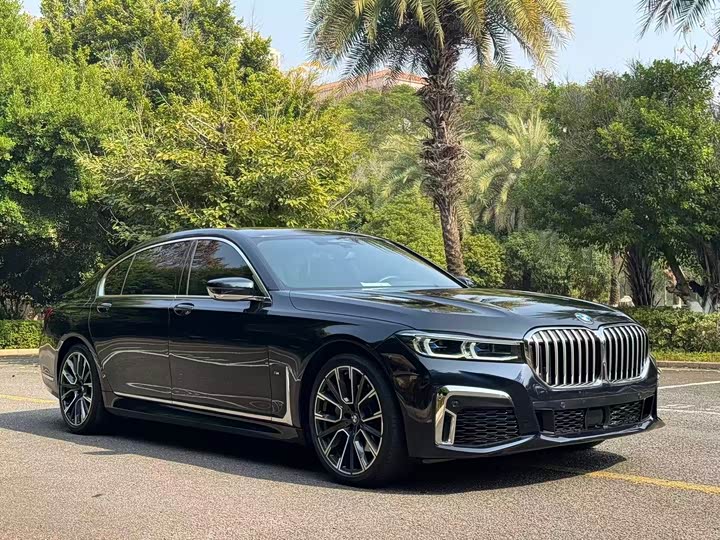 Фото 1 - BMW 7 Series