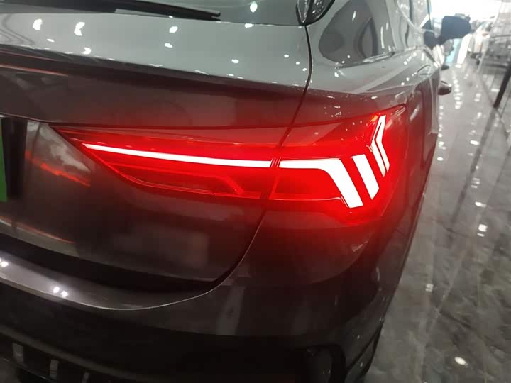 Фото 8 - Audi Q3 Sportback