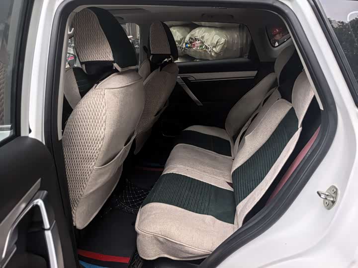 Фото 5 - Geely Coolray