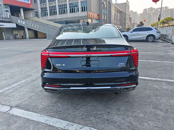 Фото 9 - Hongqi H5