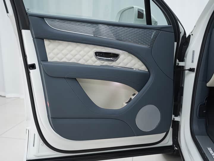 Фото 6 - Bentley Bentayga