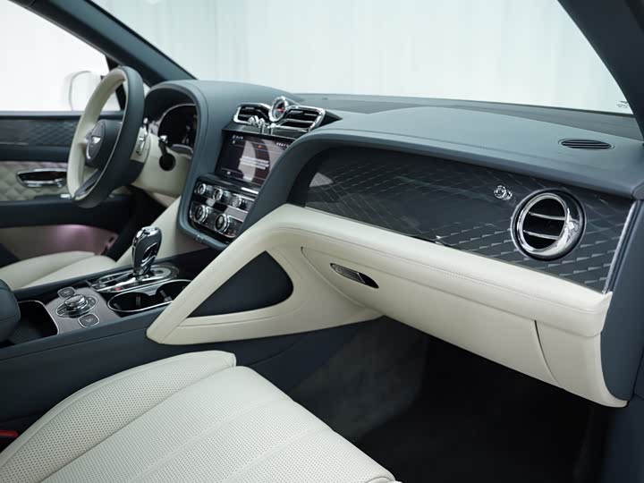 Фото 8 - Bentley Bentayga