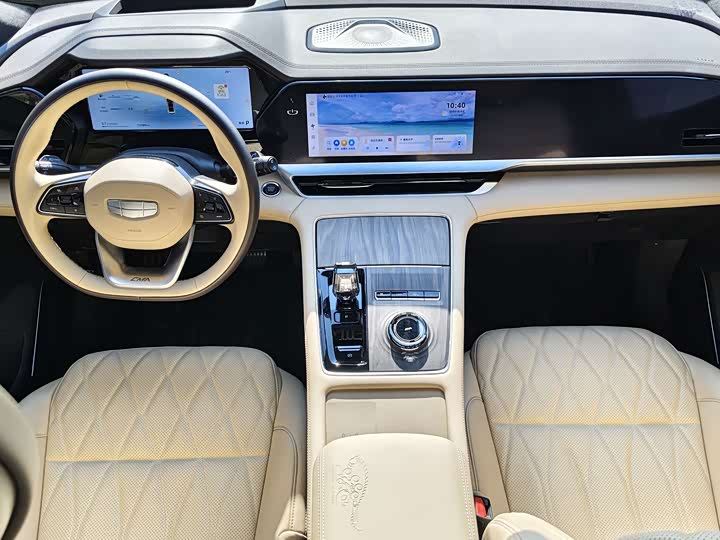 Фото 9 - Geely Monjaro