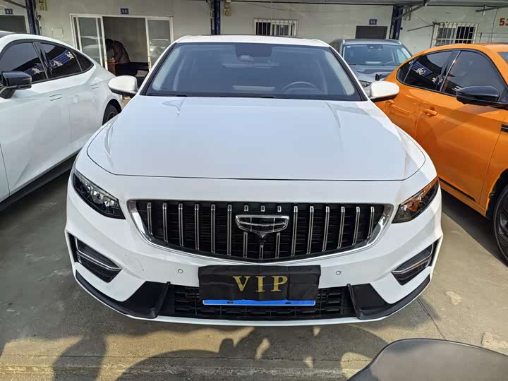 Фото 2 - Geely Preface