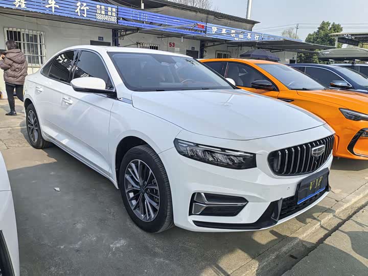 Фото 3 - Geely Preface