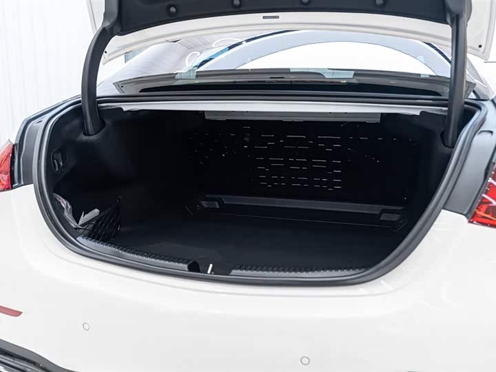 Фото 9 - Mercedes-Benz C-Class