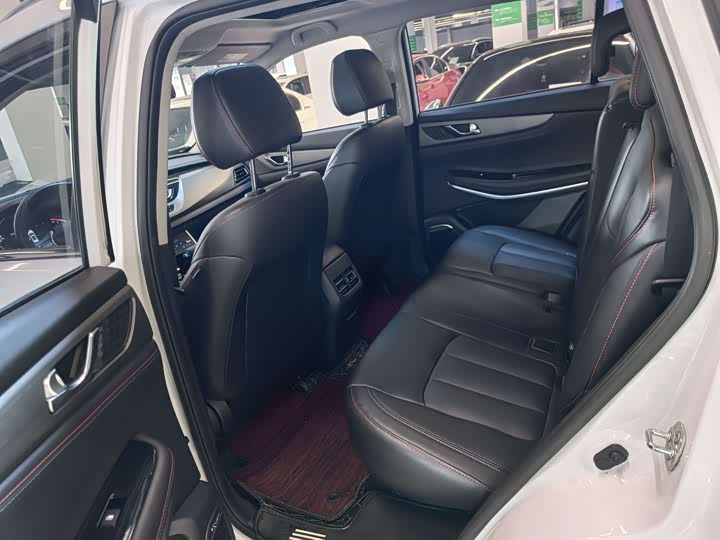 Фото 7 - Changan CS75