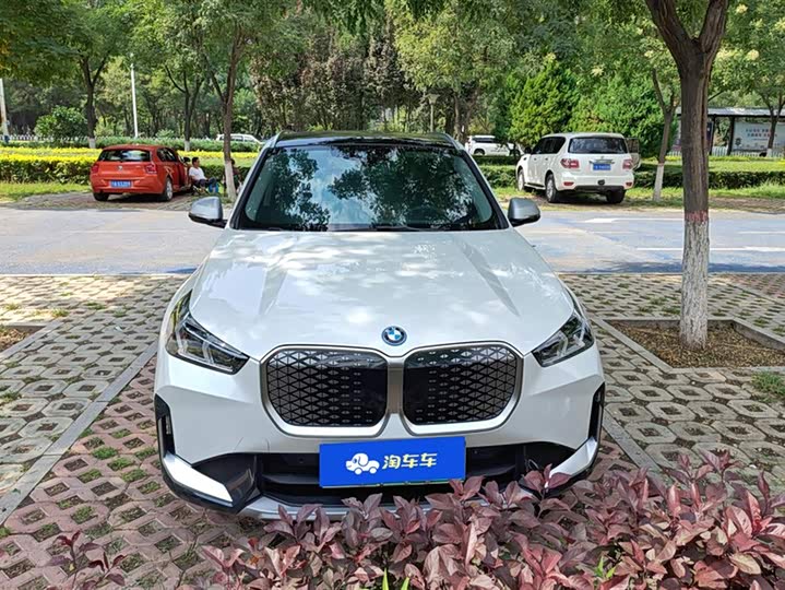 Фото 2 - BMW iX1