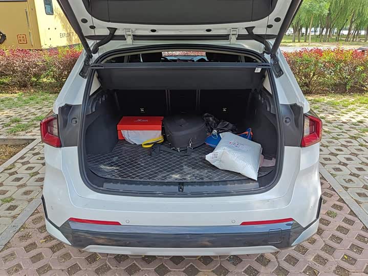 Фото 4 - BMW iX1