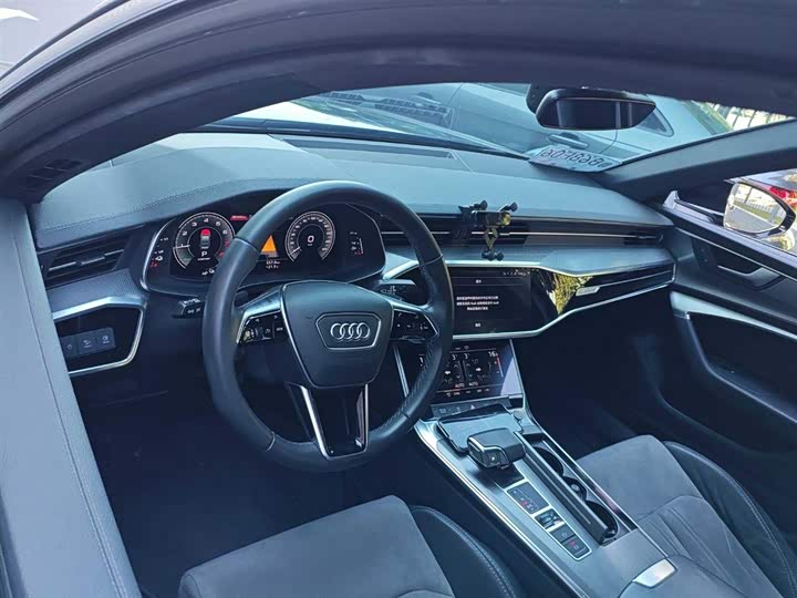 Фото 5 - Audi A6L Hybrid
