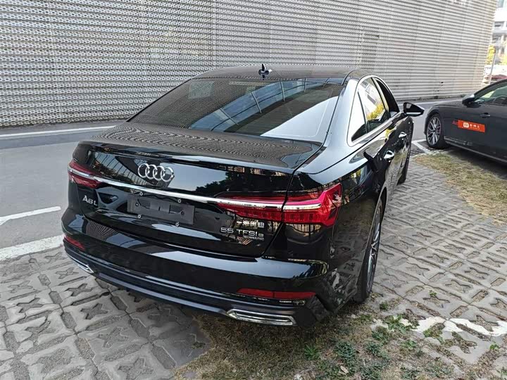 Фото 8 - Audi A6L Hybrid