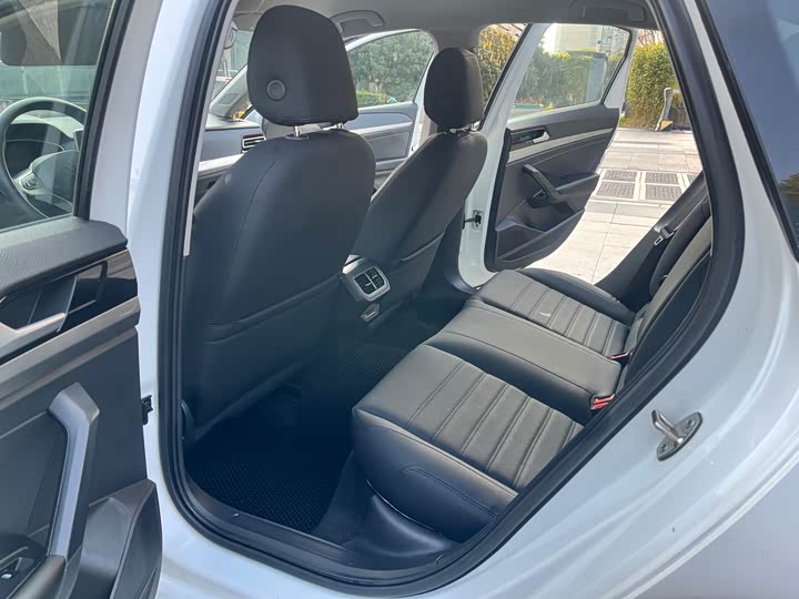 Фото 8 - Volkswagen Lavida