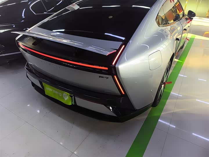 Фото 8 - XPeng P7