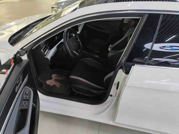 Фото 6 - Volkswagen Lamando L