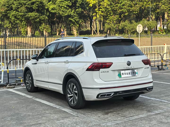 Фото 8 - Volkswagen Tiguan L Hybrid