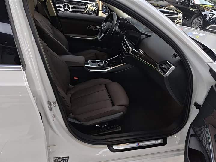 Фото 8 - BMW 3 Series