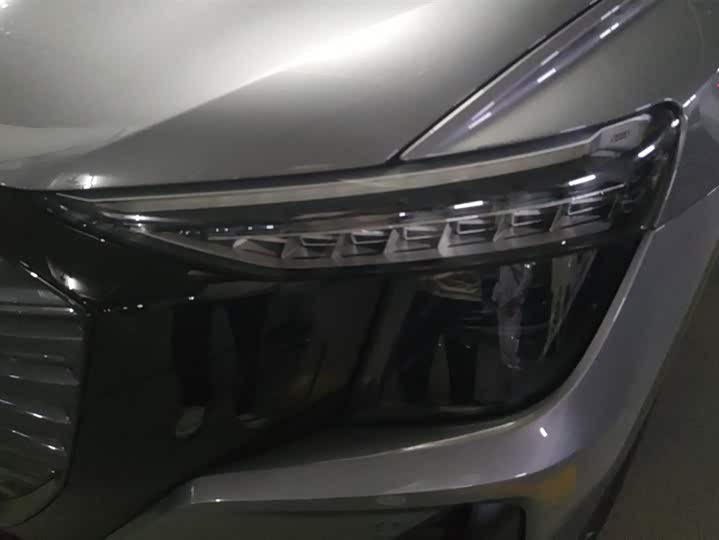 Фото 5 - Audi Q5 e-tron