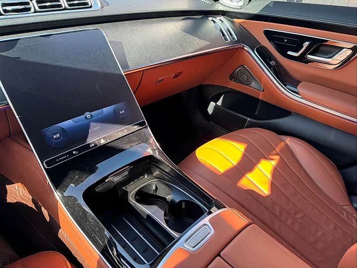 Фото 9 - Mercedes-Benz S-Class