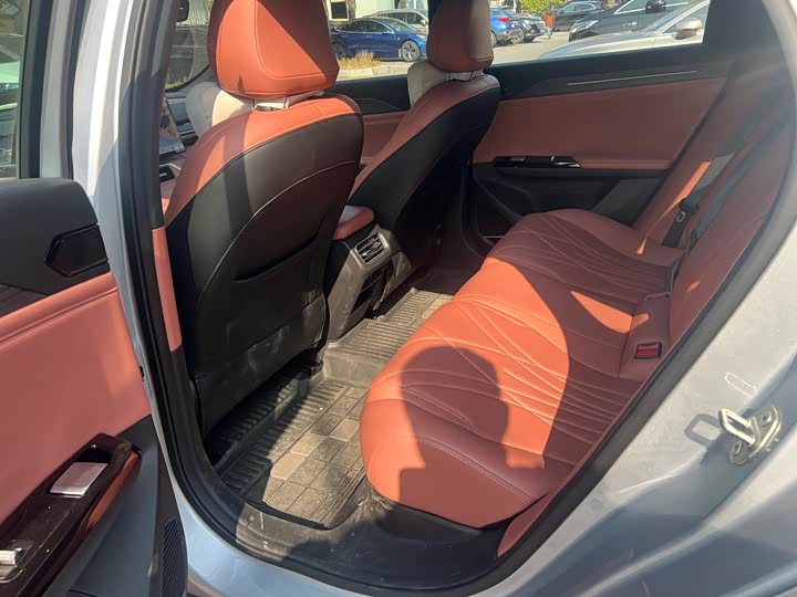 Фото 6 - Geely Galaxy L6