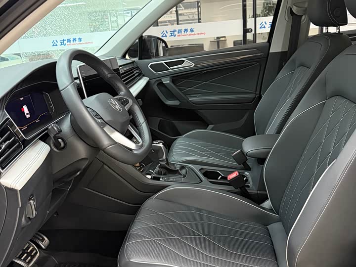 Фото 4 - Volkswagen Tiguan L Pro