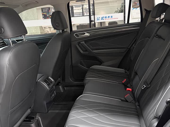 Фото 5 - Volkswagen Tiguan L Pro