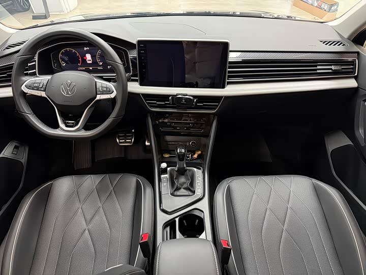 Фото 6 - Volkswagen Tiguan L Pro