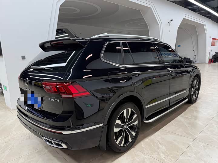 Фото 8 - Volkswagen Tiguan L Pro