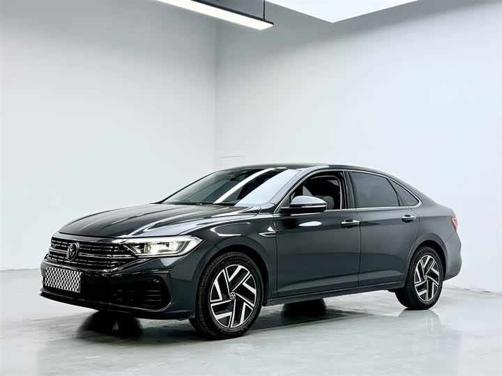 Фото 1 - Volkswagen Sagitar L