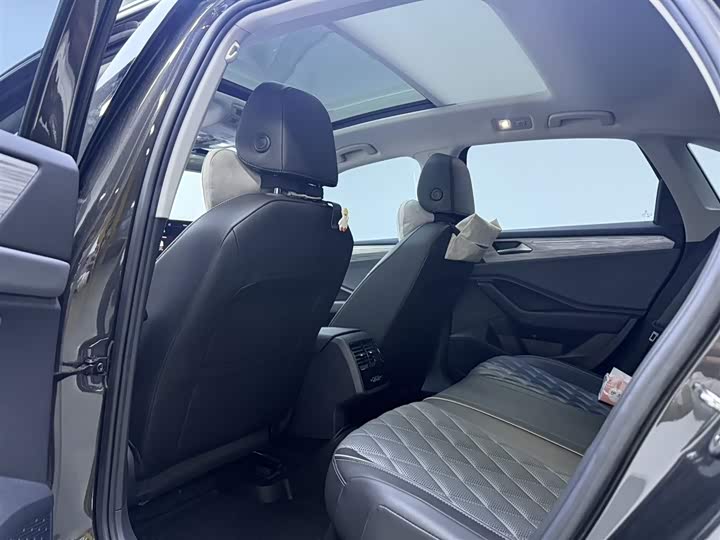 Фото 6 - Volkswagen Sagitar L