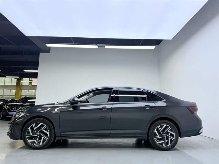 Фото 7 - Volkswagen Sagitar L