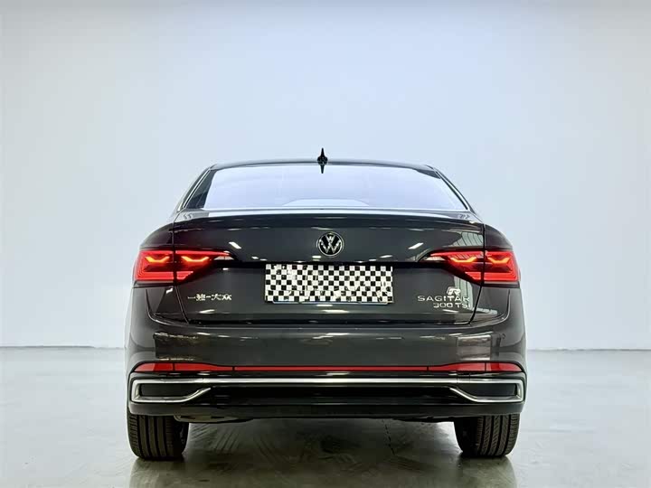 Фото 9 - Volkswagen Sagitar L