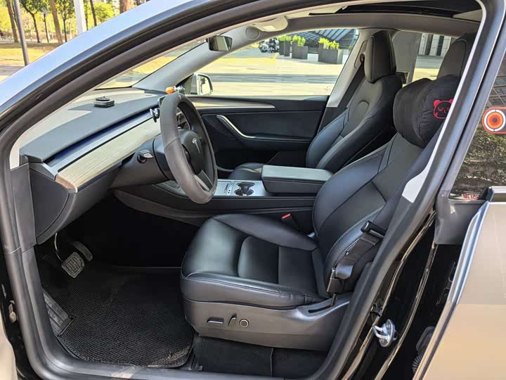 Фото 9 - Tesla Model Y