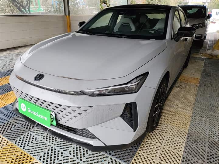 Фото 2 - Changan UNI-V Hybrid