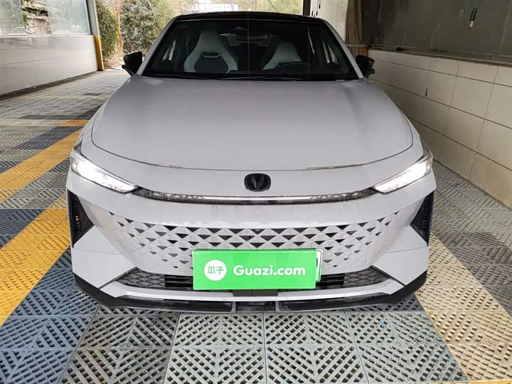 Фото 3 - Changan UNI-V Hybrid