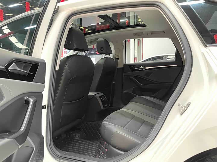 Фото 9 - Volkswagen Sagitar L