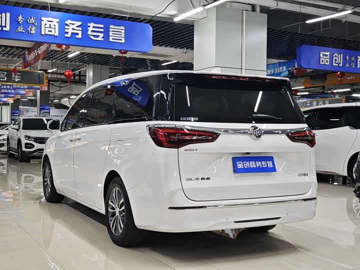 Фото 7 - Buick GL8 ES