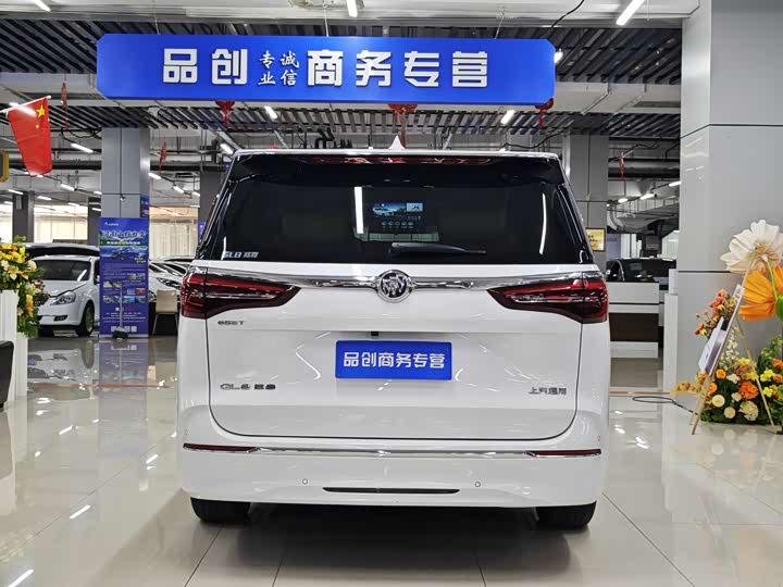 Фото 8 - Buick GL8 ES