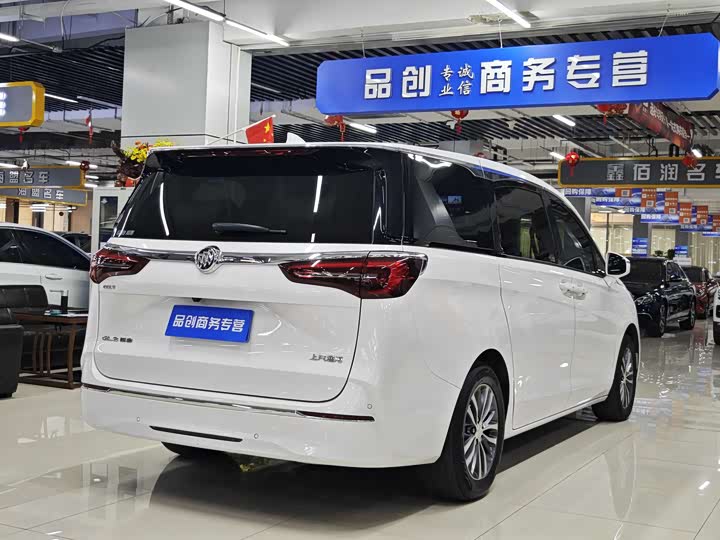 Фото 9 - Buick GL8 ES