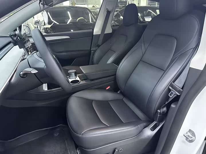 Фото 4 - Tesla Model Y