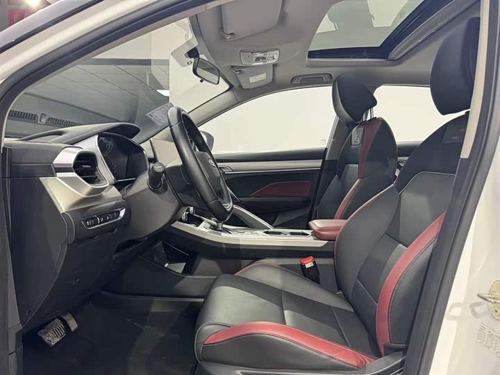 Фото 7 - Geely Coolray