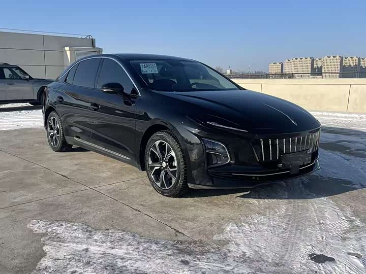 Фото 3 - Hongqi E-QM5